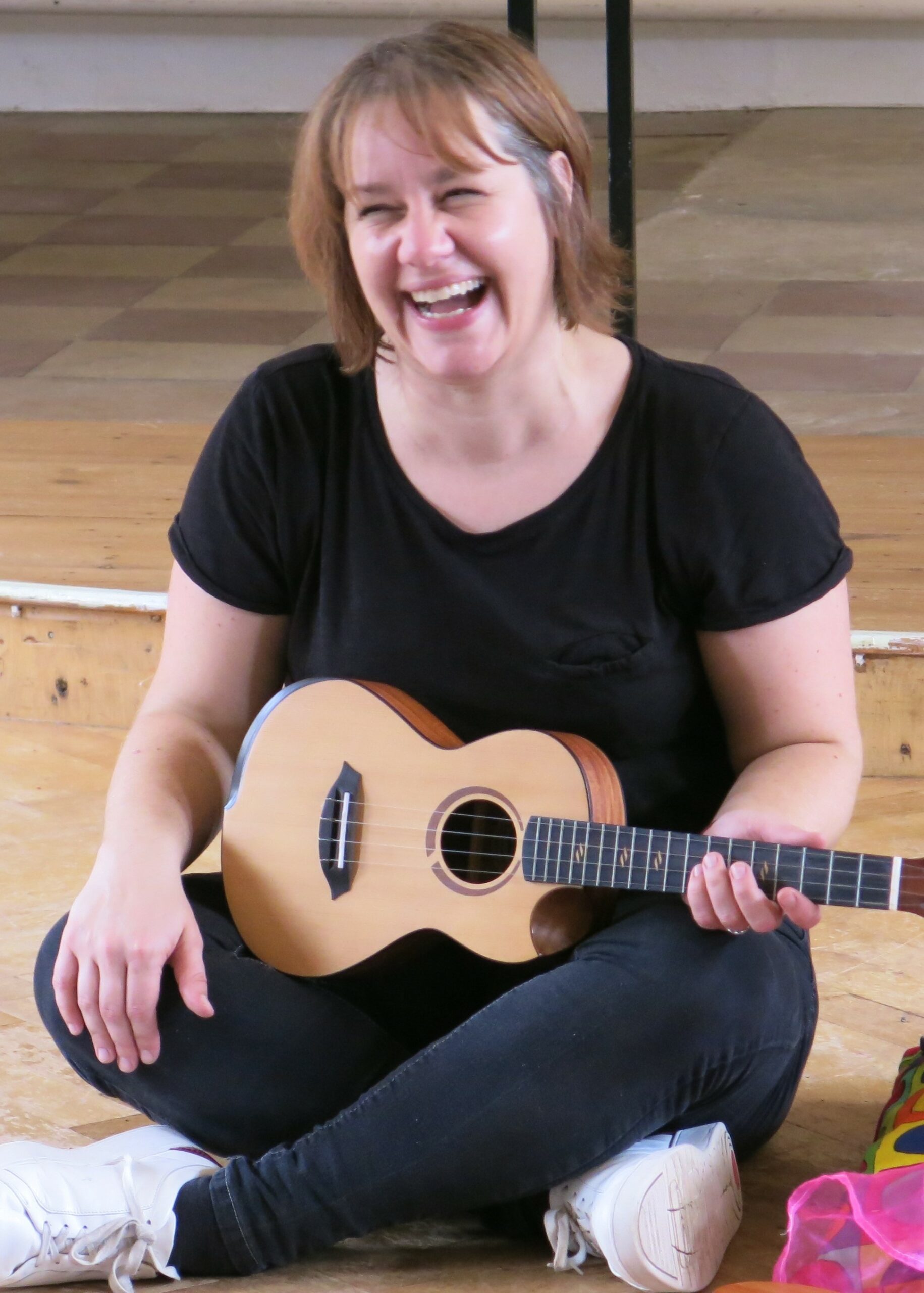 Liv McLennan, Musician